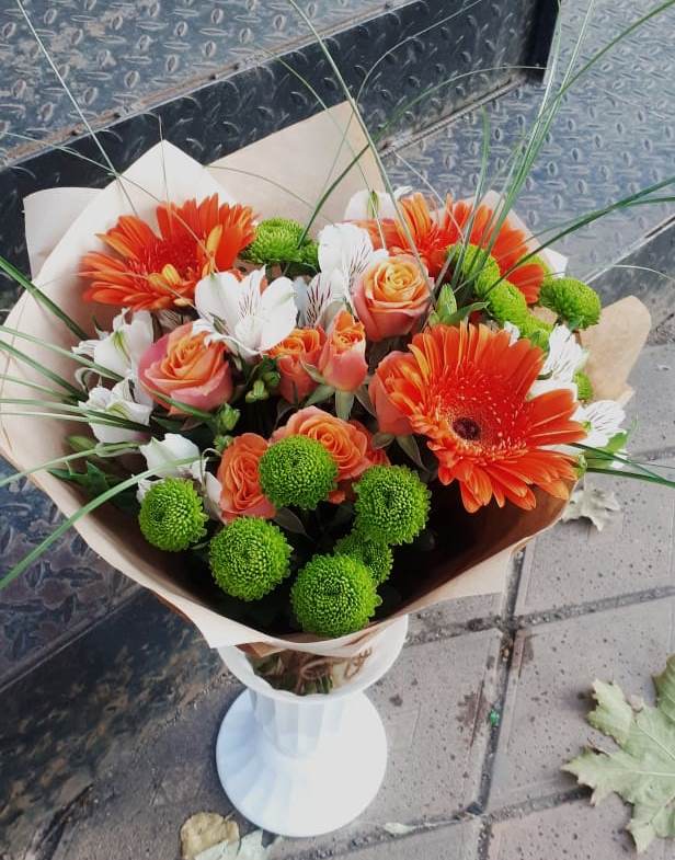Букет цветов из: Герберы, Хризантемы, Альстромерии и Розы в Апанасенковском