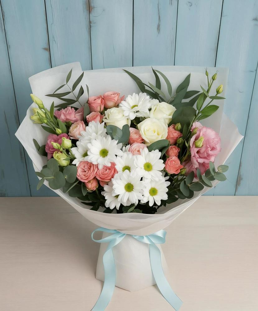 Букет цветов из: Розы, Лизиантусы и Хризантемы в Апанасенковском