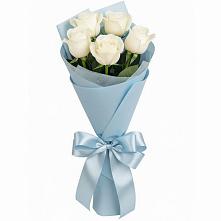 Букет 5 Белых роз Проуд в Апанасенковском