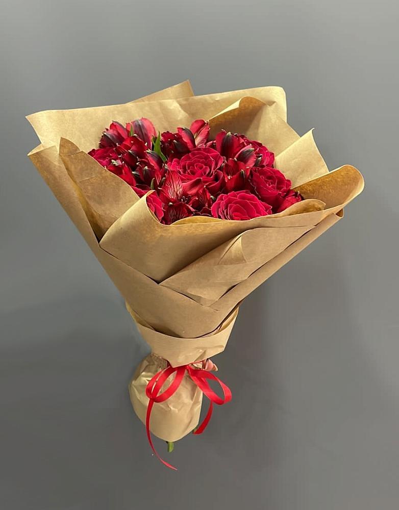 Букет цветов из: Альстромерии и Розы в Апанасенковском