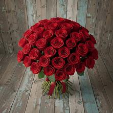 Букет 55 Красных роз Фридом #REPLACE_PRED# Апанасенковском
