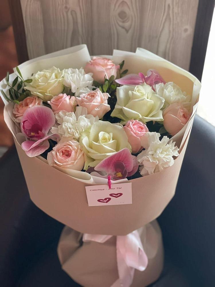 Букет цветов из: Орхидеи, Розы и Гвоздики в Апанасенковском