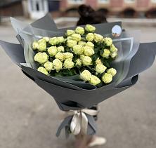Букет Белые кустовые розы Солинеро в Апанасенковском