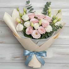 Букет цветов из:  Лизиантусы в Апанасенковском