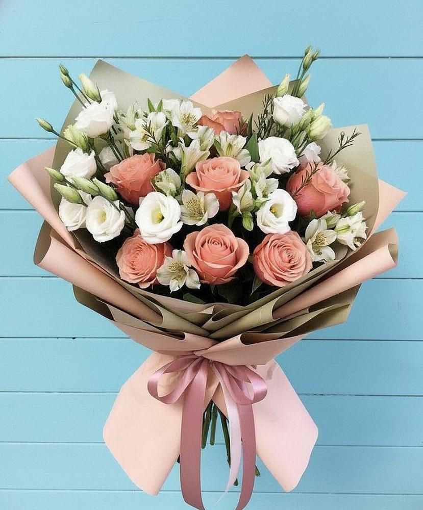 Букет цветов из: Розы, Альстромерии и Лизиантусы в Апанасенковском