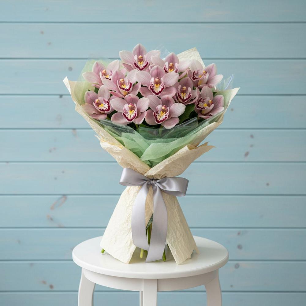 Букет цветов из: Орхидеи и Розы в Апанасенковском