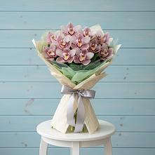 Букет цветов из:  Орхидеи и Розы в Апанасенковском