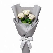 Букет 3 белые розы в Апанасенковском