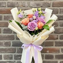 Букет цветов из:  Лизиантусы и Розы #REPLACE_PRED# Апанасенковском