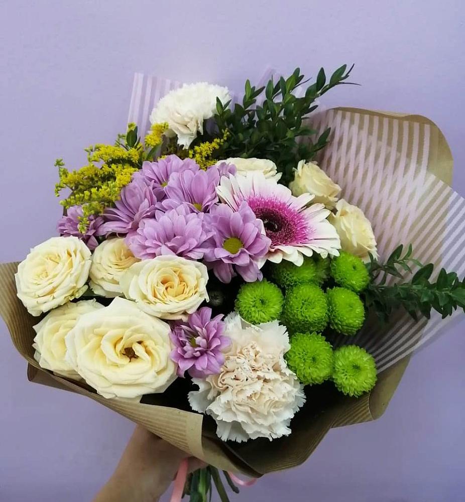 Букет цветов из: Хризантемы, Розы, Гвоздики и Герберы в Апанасенковском