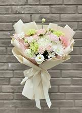 Букет цветов из:  Гвоздики, Розы, Лизиантусы и Хризантемы в Апанасенковском