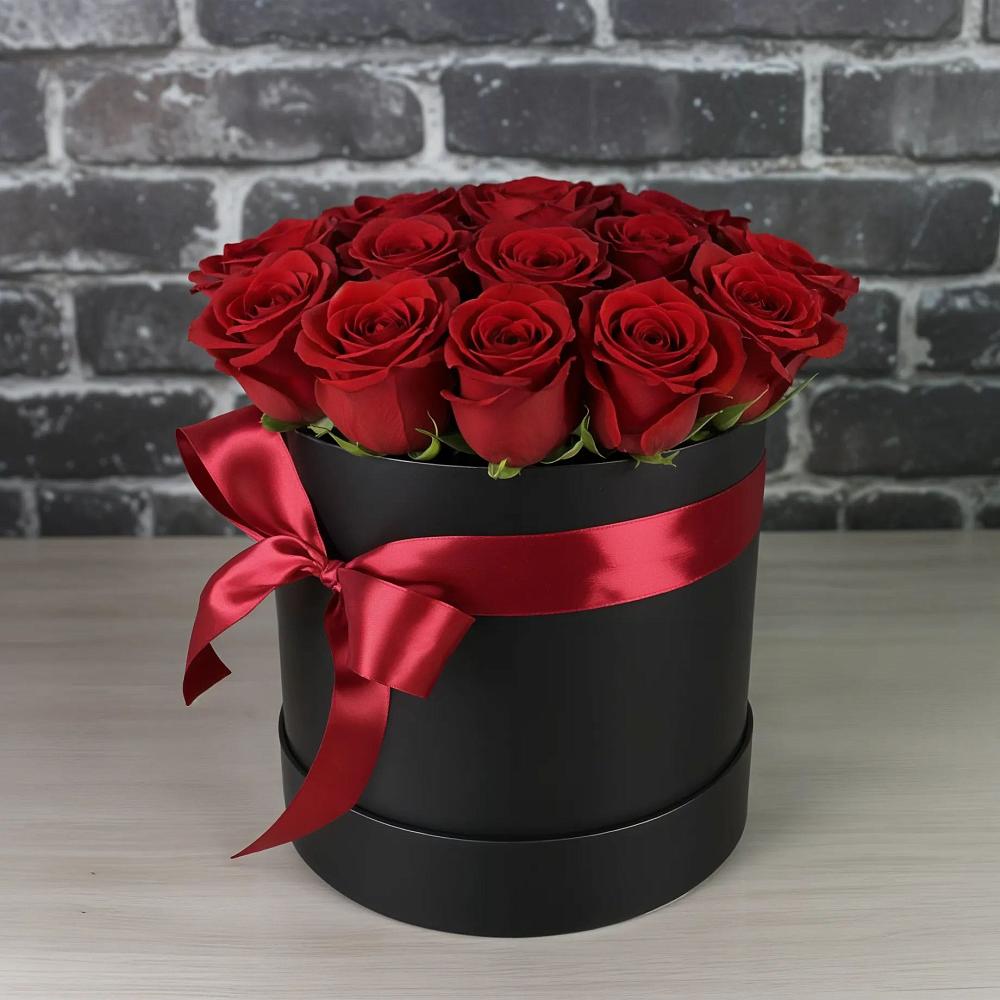 Цветочная композиция из Розы в шляпной коробке в Апанасенковском